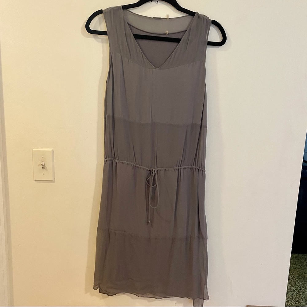 ELIE TAHARI 100% SILK CHIFFON DRESS WITH JERSEY SLIP